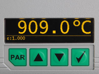 11系列光纖紅外測溫儀電子盒上按鈕和顯示器